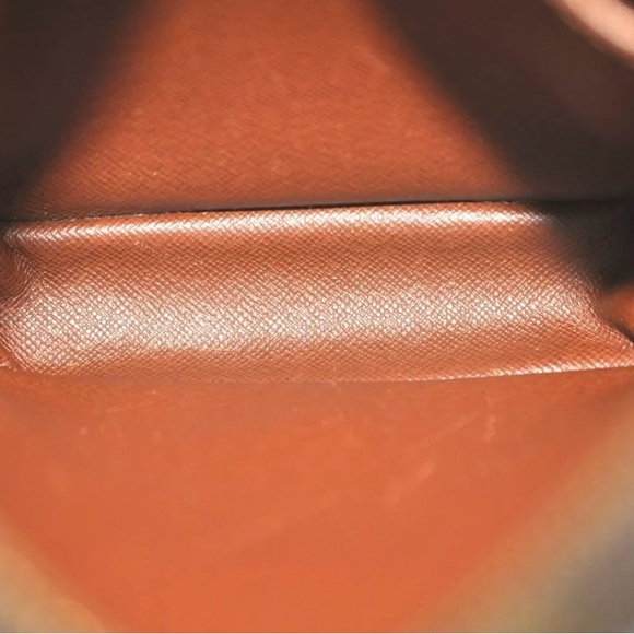 Authentic Louis Vuitton crossbody bag - Picture 10 of 16